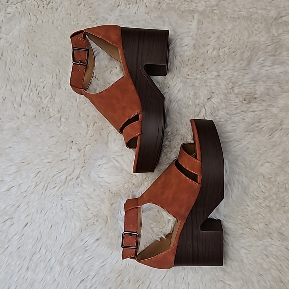 Wonderly Emilia Platform Sandals Burnt Orange Size 6 NWB